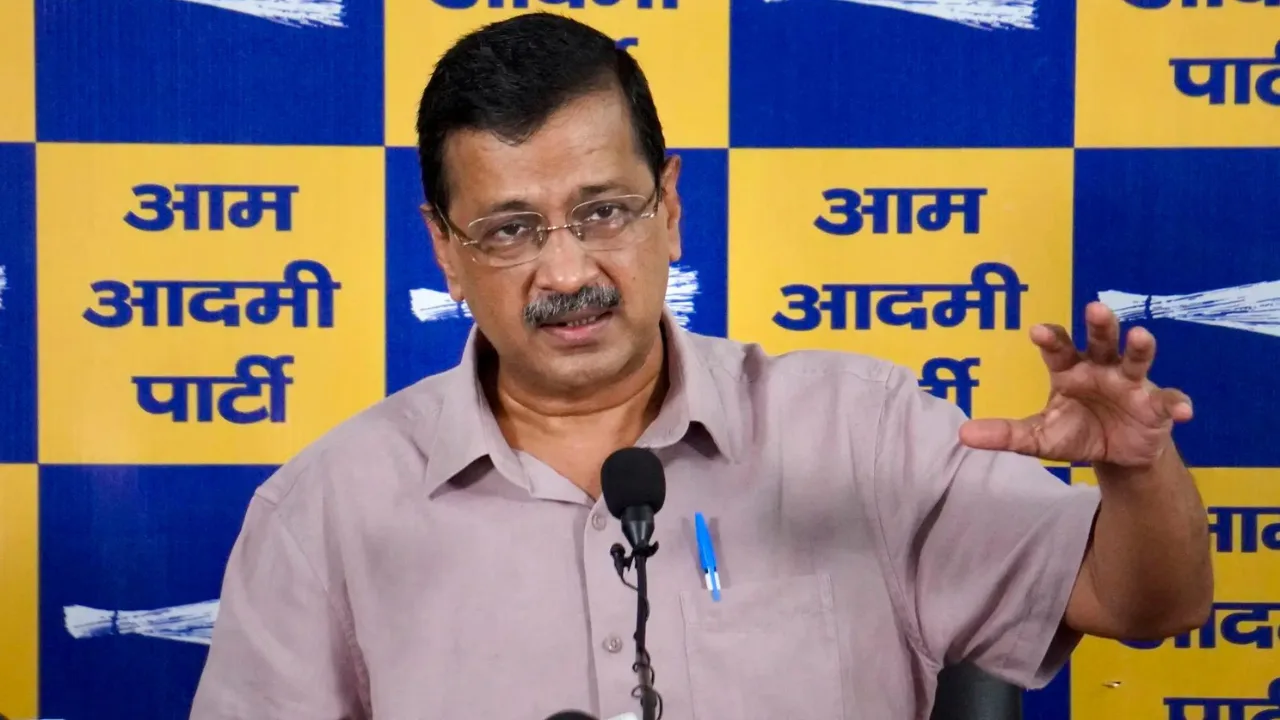 केजरीवाल का केंद्र पर हमला: 'तेल कंपनियां कमा रहीं नाजायज मुनाफा'