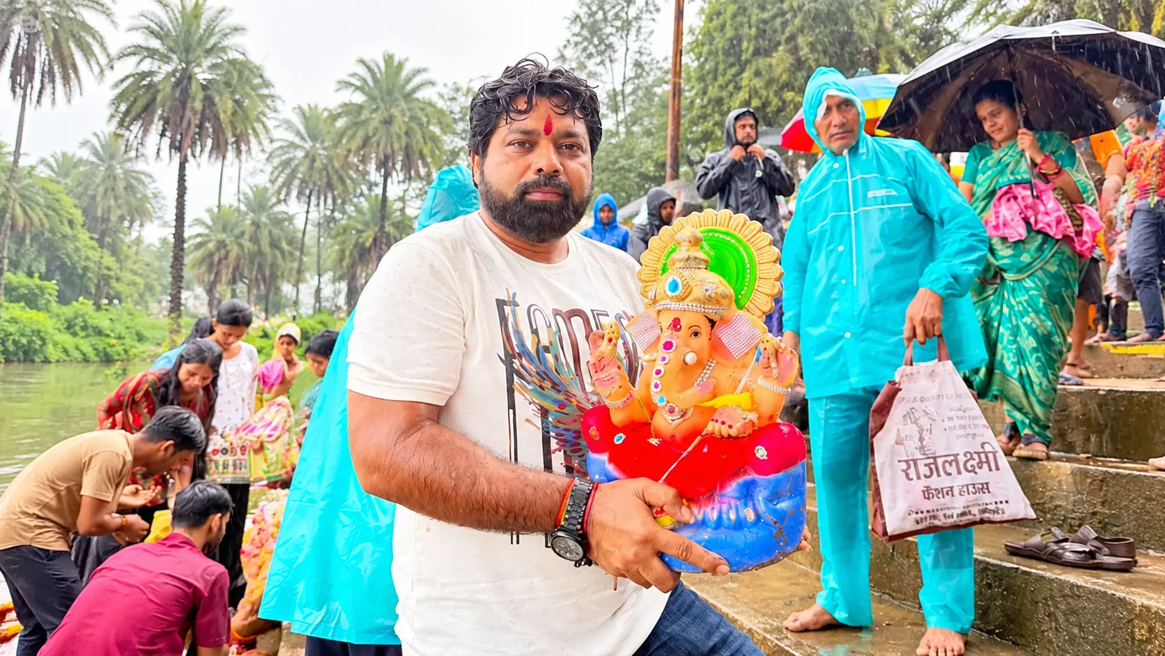 भारी बारिश में भी नहीं डिगी आस्था, गरियाबंद में ढोल-नगाड़ों के साथ निकली भव्य गणेश विसर्जन यात्रा