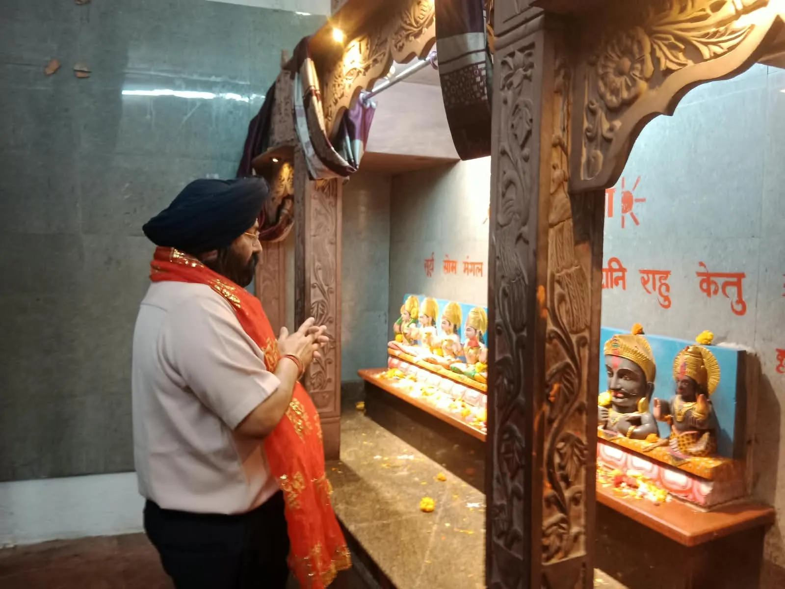 मां महाकाली के दरबार पहुंचे गुरुचरण सिंह होरा, नए भवन के निर्माण में सहयोग की अपील