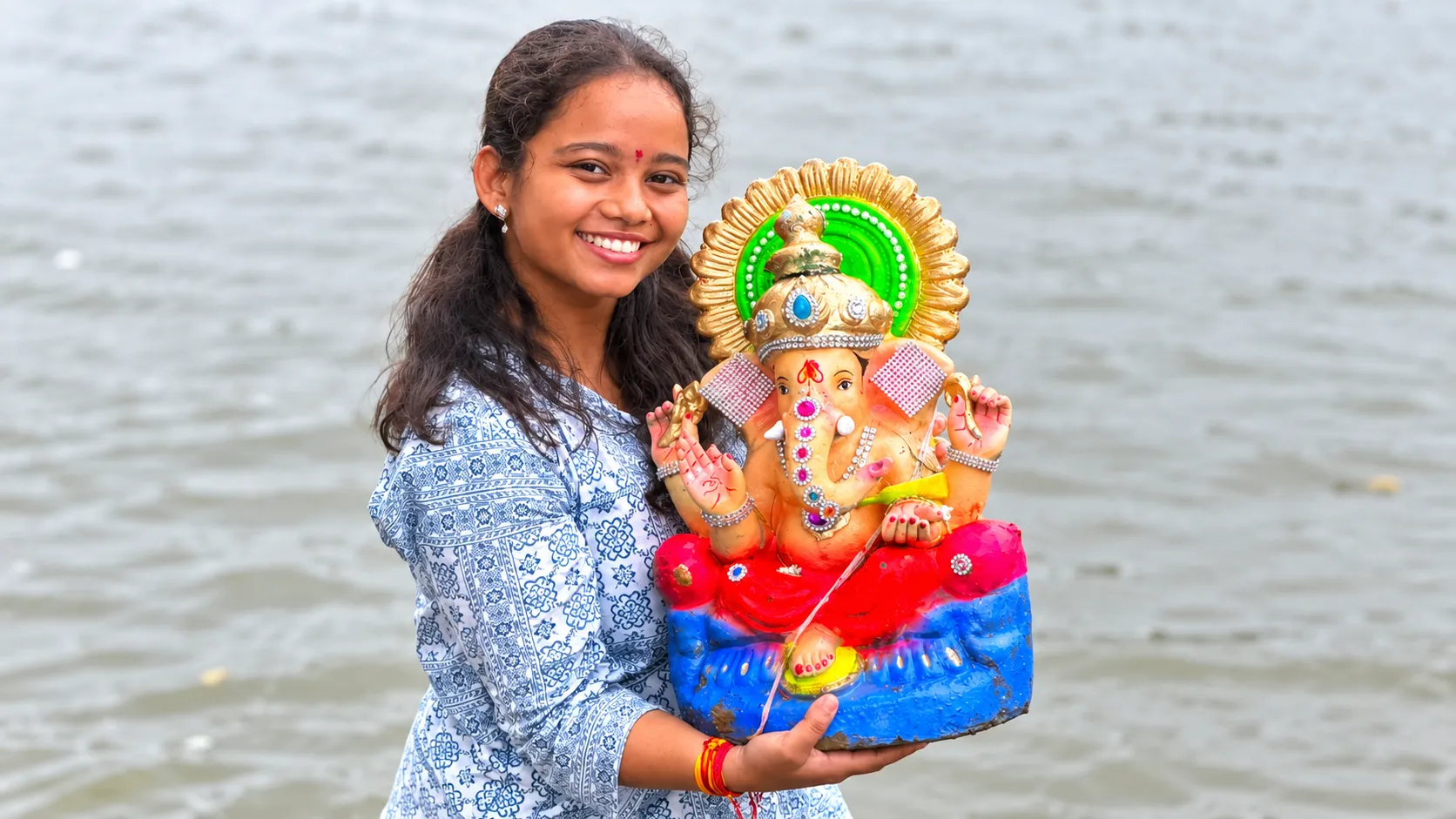 भारी बारिश में भी नहीं डिगी आस्था, गरियाबंद में ढोल-नगाड़ों के साथ निकली भव्य गणेश विसर्जन यात्रा