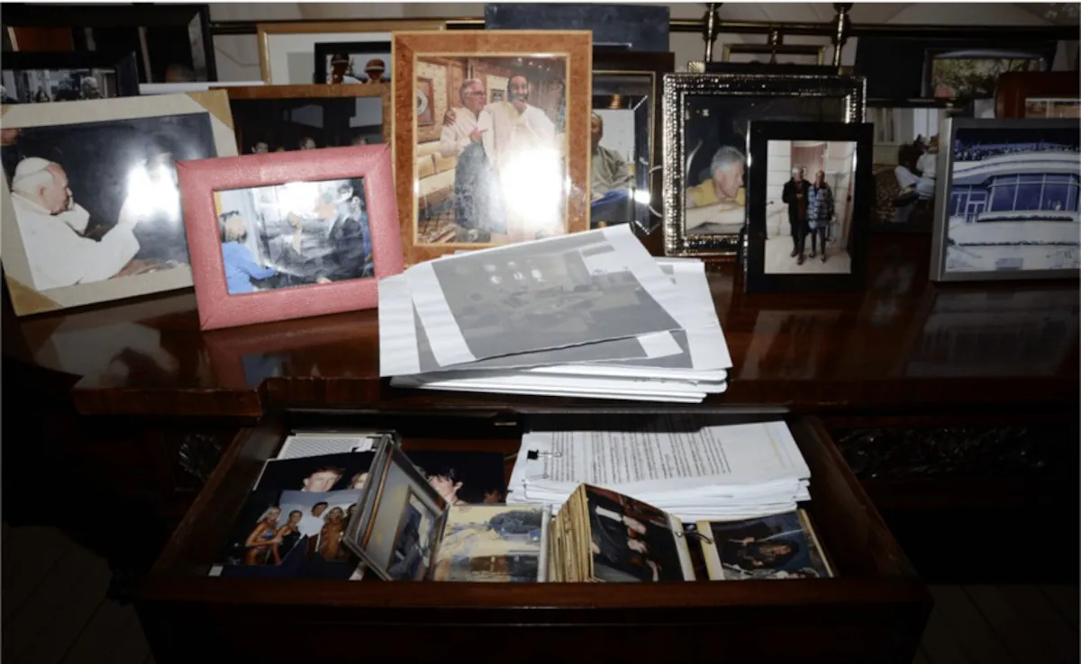 Trump Epstein Files Photo Restored After Backlash US Explains