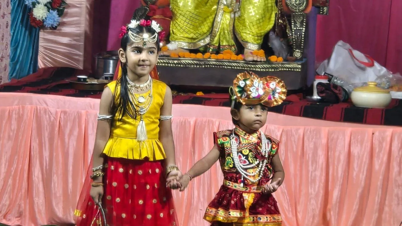 रायपुर के अवंति विहार में गणेश उत्सव की धूम बच्चों ने धार्मिक वेशभूषा में बिखेरी भारतीय संस्कृति की छटा