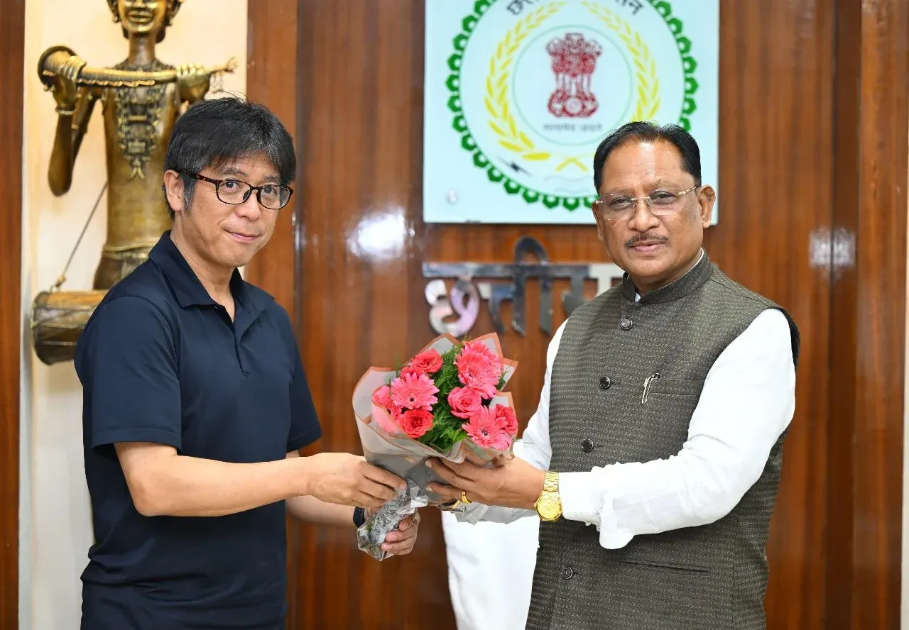 मुख्यमंत्री विष्णु देव साय से जापान की एहिमे यूनिवर्सिटी के छात्र प्रतिनिधिमंडल ने की सौजन्य मुलाकात
