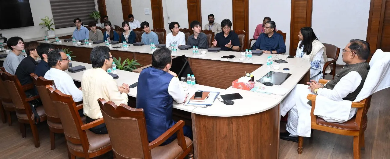 मुख्यमंत्री विष्णु देव साय से जापान की एहिमे यूनिवर्सिटी के छात्र प्रतिनिधिमंडल ने की सौजन्य मुलाकात