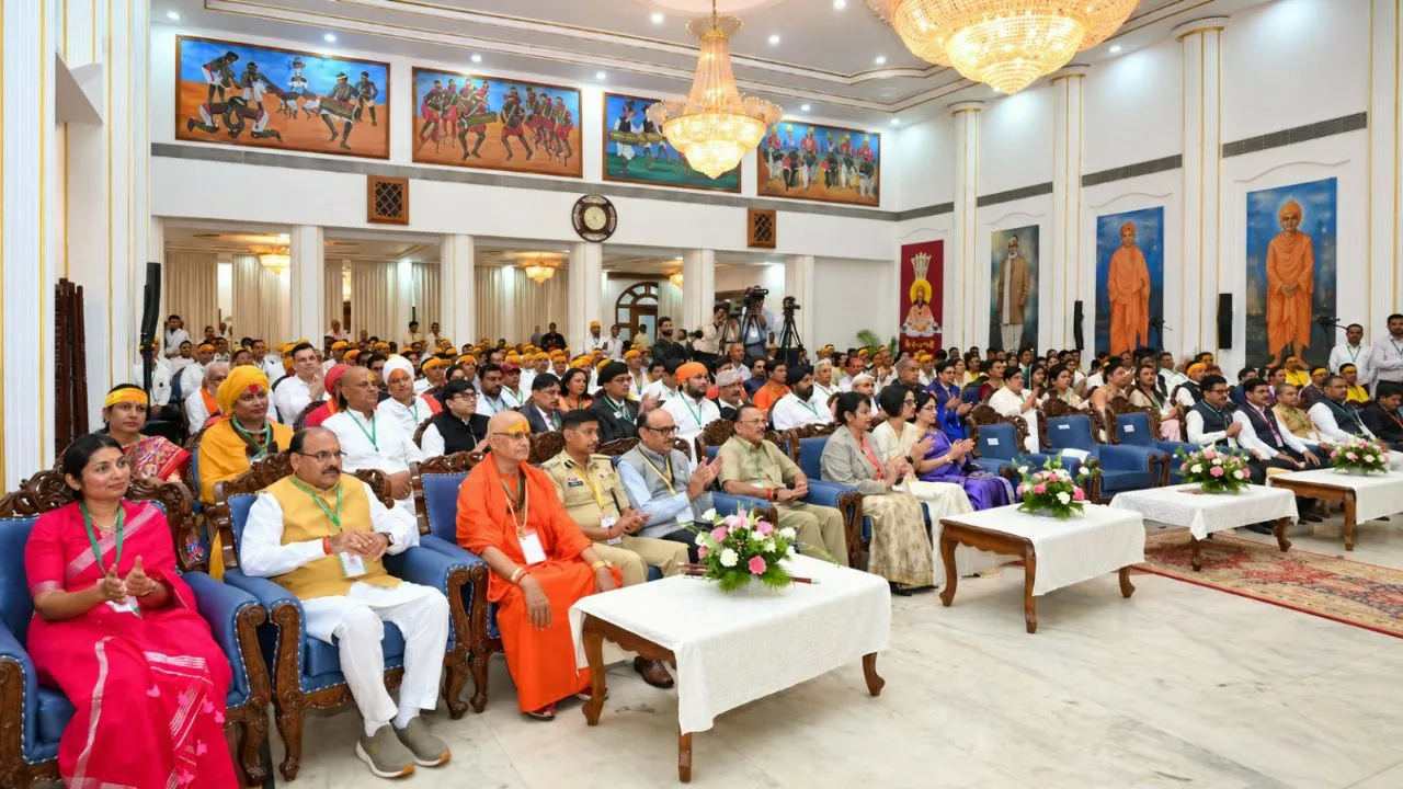राष्ट्रपति द्रौपदी मुर्मु ने पूज्य माता हासी देवी जी के सम्मान में जारी किया 200 रूपए का स्मारक सिक्का, संत डॉ. युधिष्ठिर लाल जी महाराज और छत्तीसगढ़ टेनिस संघ के | पूरी खबर