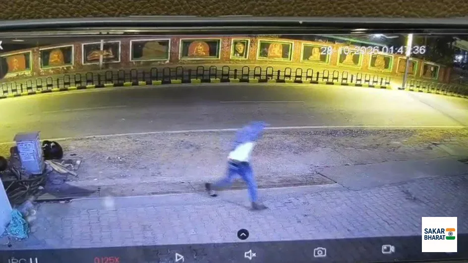 रायपुर। छत्तीसगढ़ की राजधानी रायपुर के सिविल लाइंस क्षेत्र स्थित राज विला में कार्यालय के गेट के पास से एक महंगा लैपटॉप चोरी होने का मामला सामने आया है। शिकायत | पूरी खबर