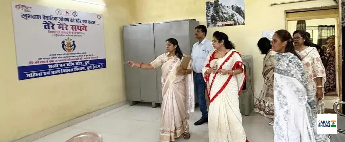 सखी वन स्टॉप सेंटर की व्यवस्थाओं का जायजा लेने पहुंचीं महिला आयोग अध्यक्ष डॉ. ममता साहू
