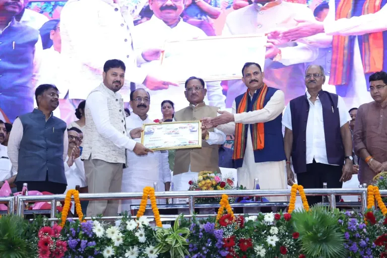 आयुर्वेद सेवा सम्मेलन में विधायक अनुज शर्मा और पत्नी ने लिया मरणोपरांत अंगदान का संकल्प | Raipur News Today