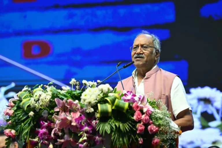 सियान सेवा महाकुंभ में बुजुर्गों का सम्मान, सांसद बृजमोहन अग्रवाल बोले—जिस घर में सियानों का आदर, वहां नहीं आती विपत्ति | Raipur News Today