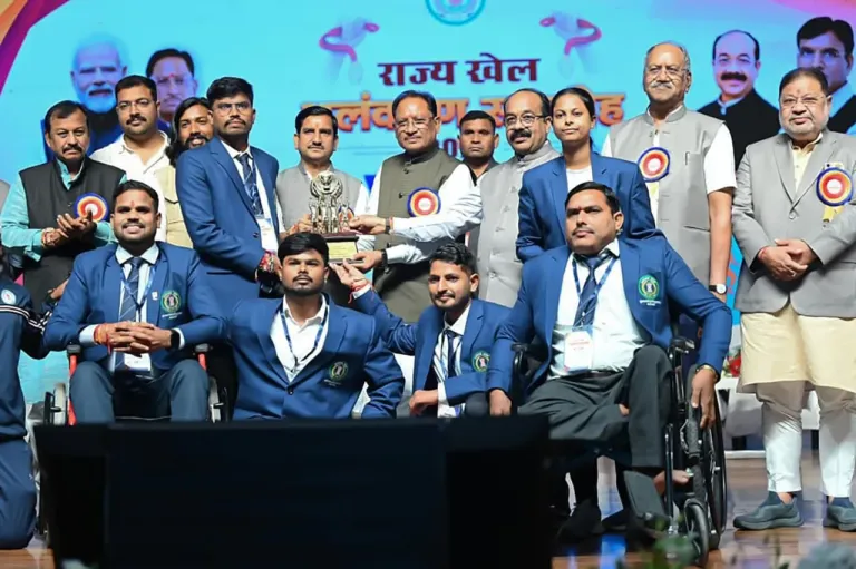 राज्य खेल अलंकरण समारोह में 125 खिलाड़ियों का सम्मान, गुरुचरण सिंह होरा ने दी शुभकामनाएं | Raipur News Today