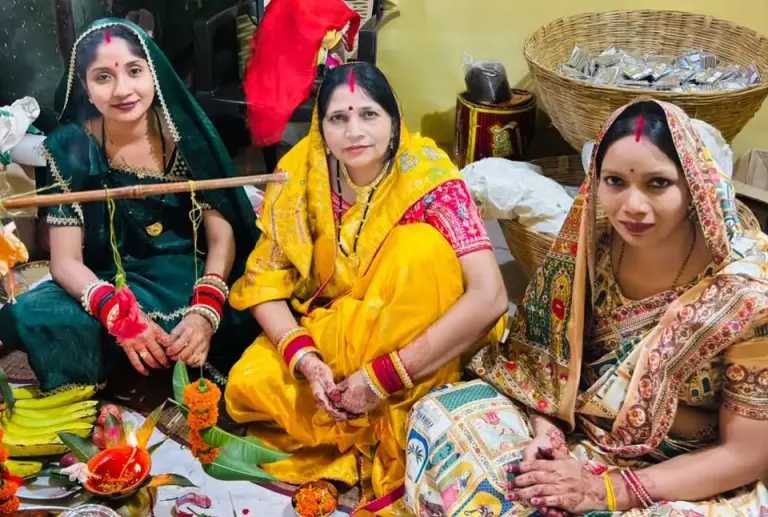 गरियाबंद में आस्था के रंग में रंगा तीजा पर्व, शिव-पार्वती की भक्ति में लीन रहीं महिलाएं