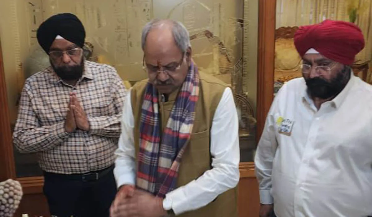 MP Brijmohan Agrawal Visits Hora Residence