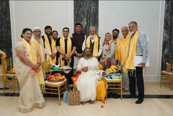 Memon Jamat Federation Honors Sri Sri