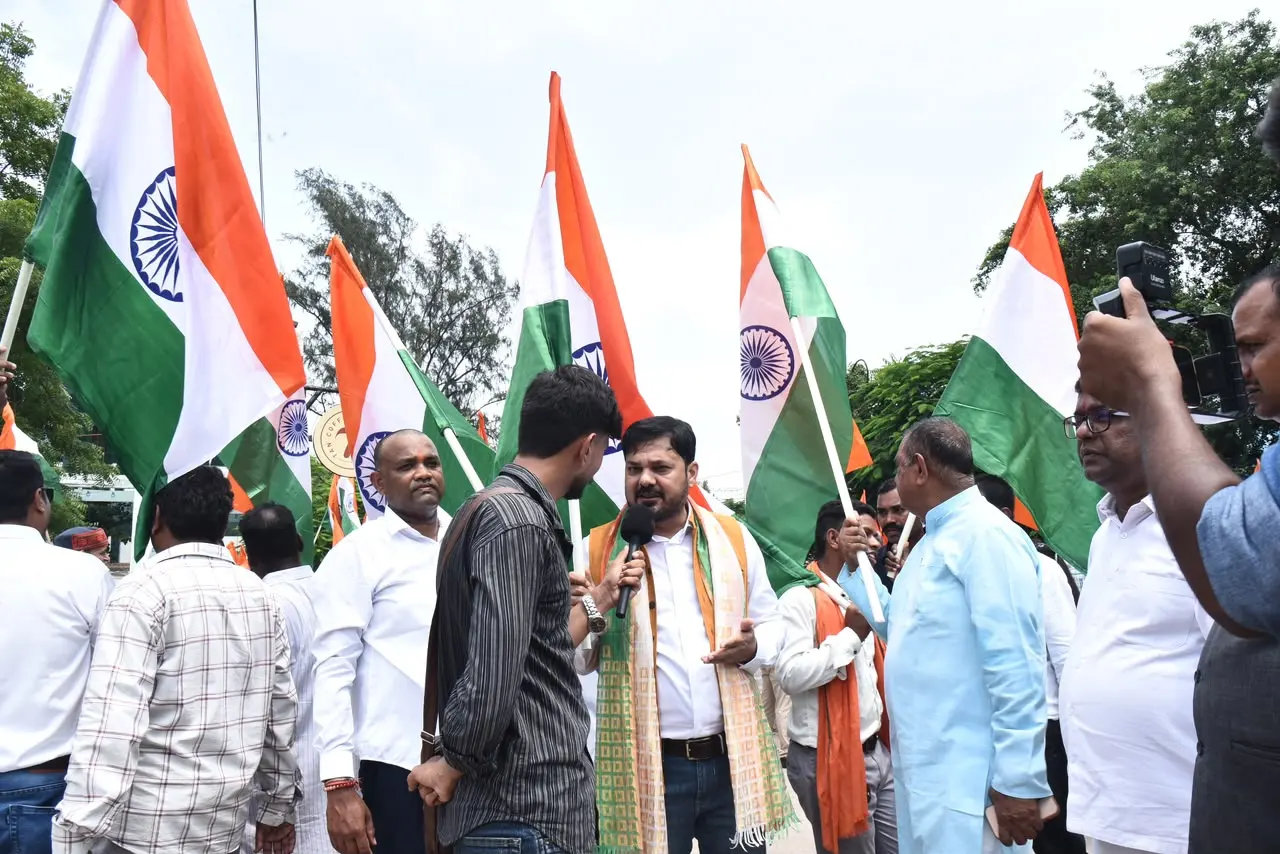 रायपुर में तिरंगा यात्रा का महासैलाब, CM विष्णु देव साय और विधायक अनुज शर्मा ने दिया राष्ट्र एकता का संदेश