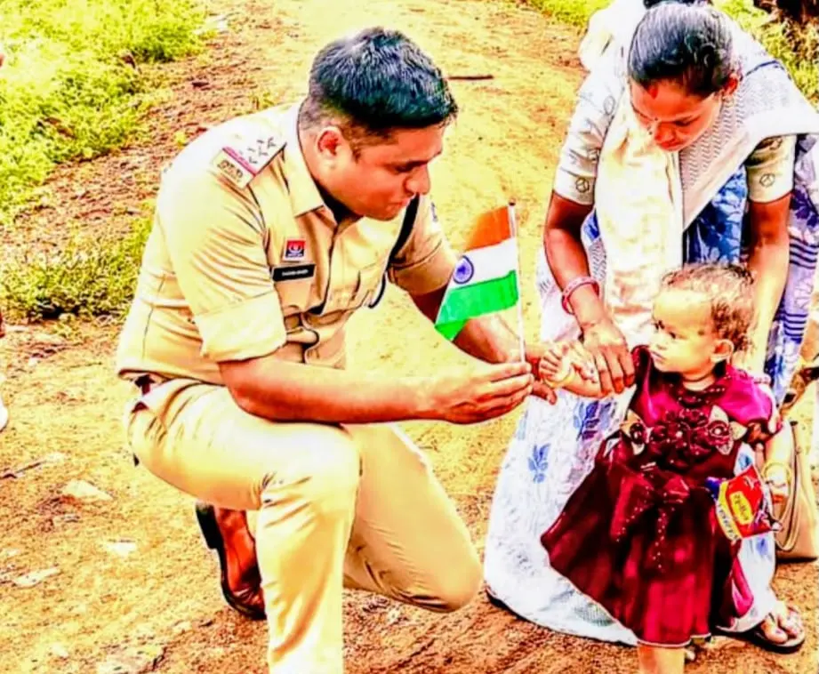 चिंतागुफा में सुकमा पुलिस ने ‘निवा दुवाड़ ते’ अभियान से जीता भरोसा