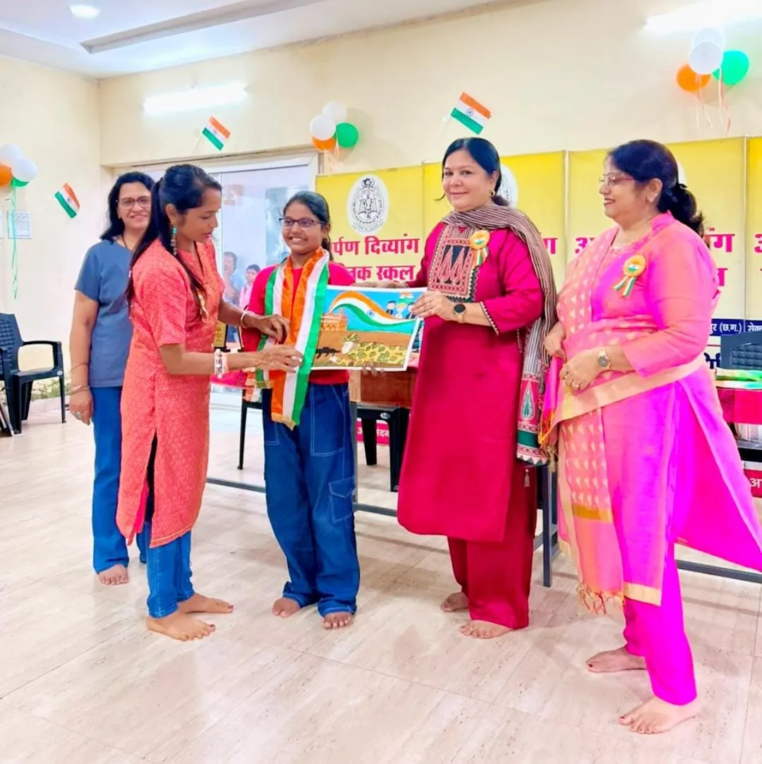 तिरंगा रायपुर चित्रकला प्रतियोगिता में बच्चों ने दिखाई सृजनात्मक प्रतिभा