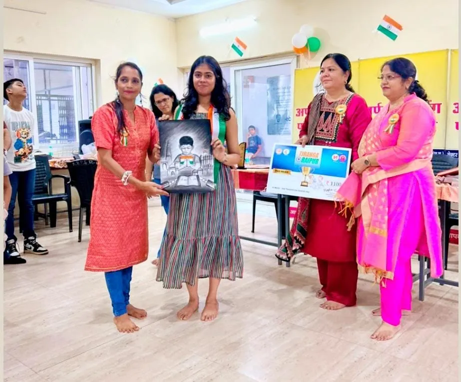 तिरंगा रायपुर चित्रकला प्रतियोगिता में बच्चों ने दिखाई सृजनात्मक प्रतिभा
