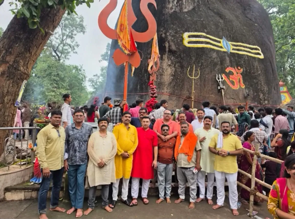 भूतेश्वरनाथ धाम में उमड़ा आस्था का सैलाब, मॉर्निंग क्लब ने कराया भंडारा