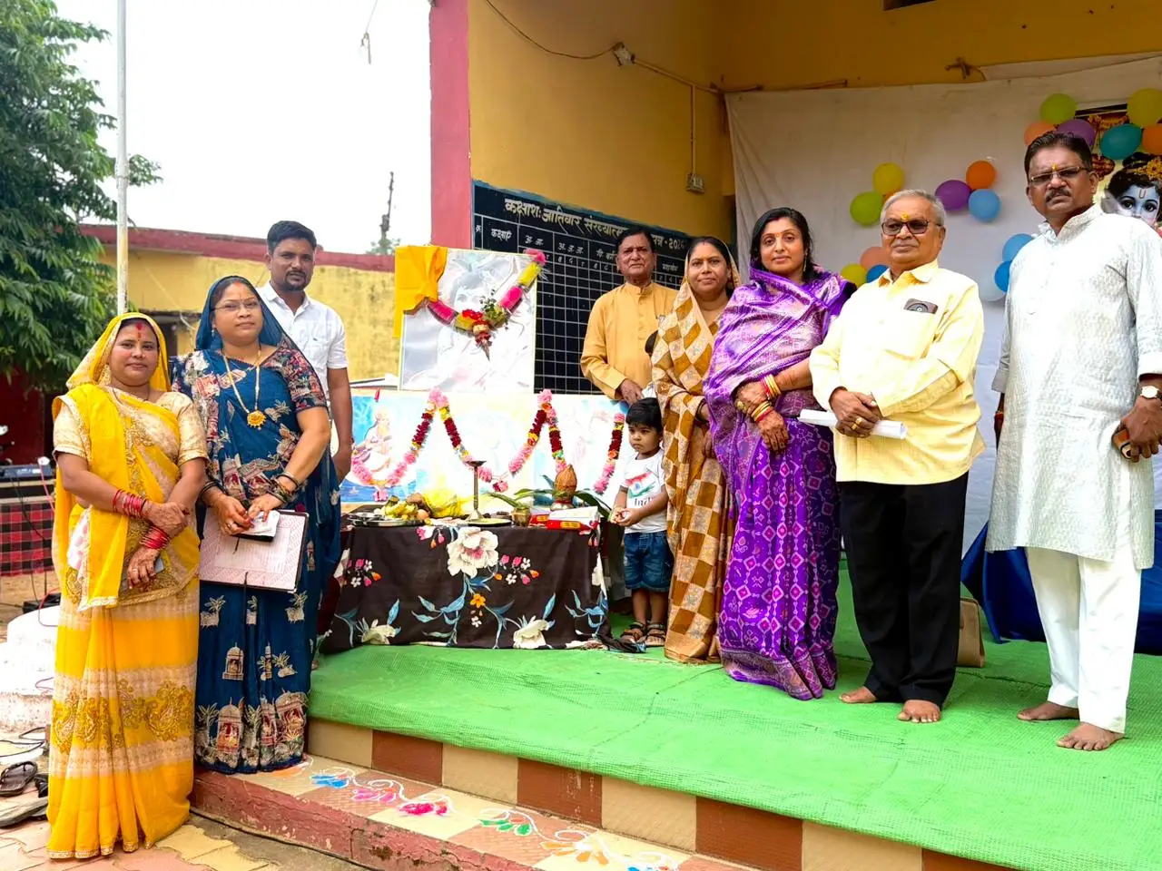 गरियाबंद में जन्माष्टमी की धूम, राधा-कृष्ण की झांकियों से सजा सरस्वती शिशु मंदिर